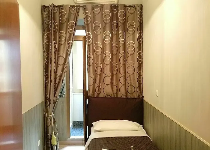 Domus Aurora بيت ضيافة